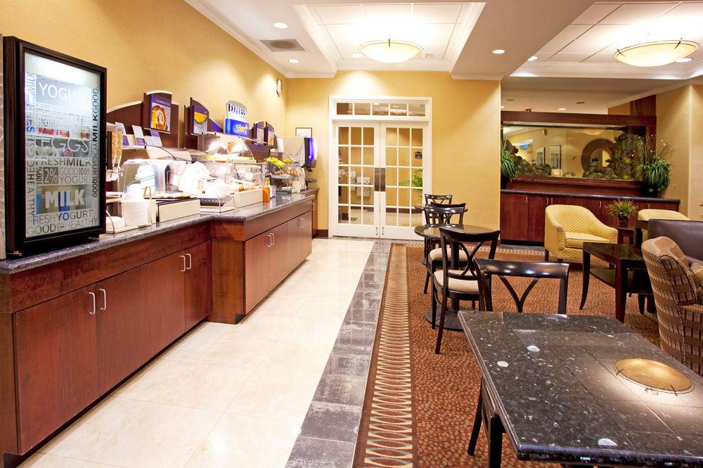 Holiday Inn Express & Suites Columbus At Northlake By Ihg Екстериор снимка