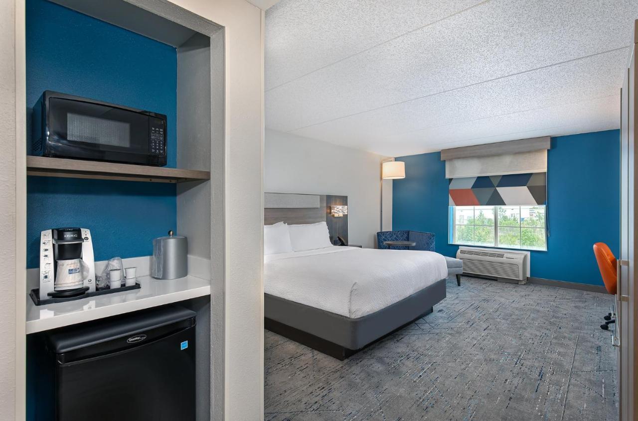 Holiday Inn Express & Suites Columbus At Northlake By Ihg Екстериор снимка