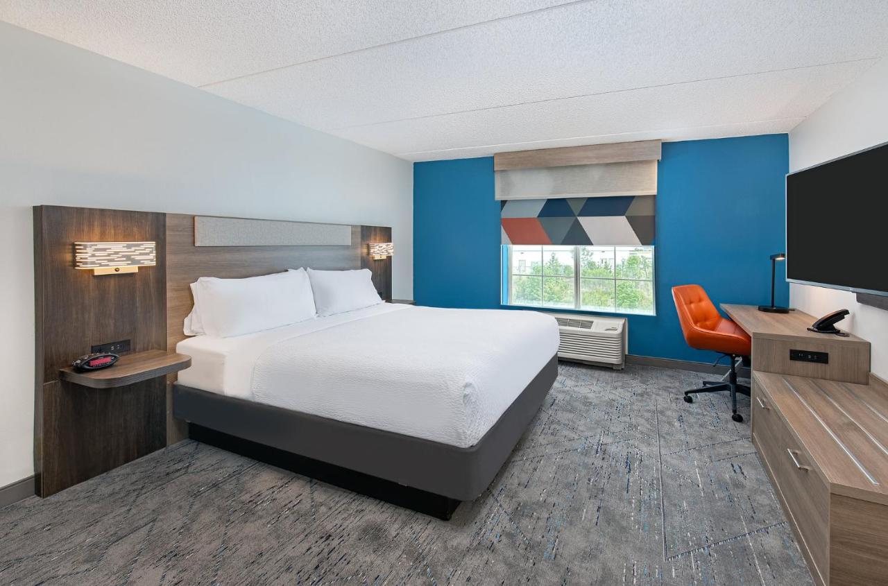 Holiday Inn Express & Suites Columbus At Northlake By Ihg Екстериор снимка