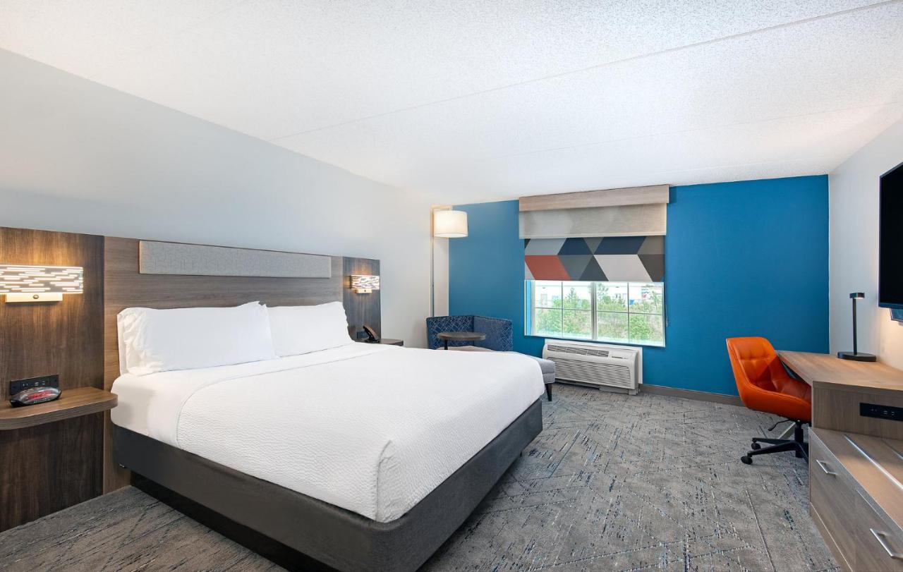 Holiday Inn Express & Suites Columbus At Northlake By Ihg Екстериор снимка