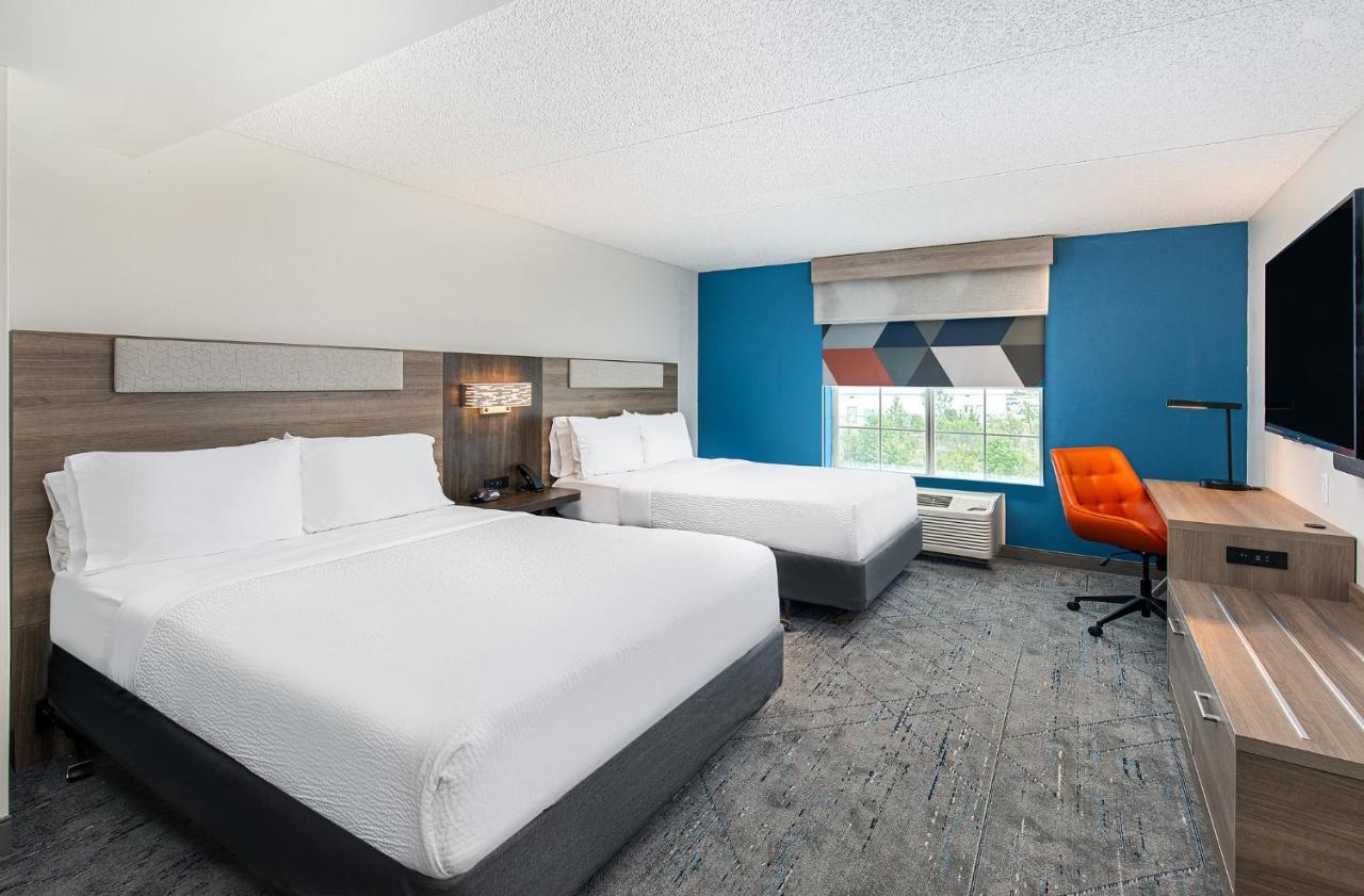 Holiday Inn Express & Suites Columbus At Northlake By Ihg Екстериор снимка