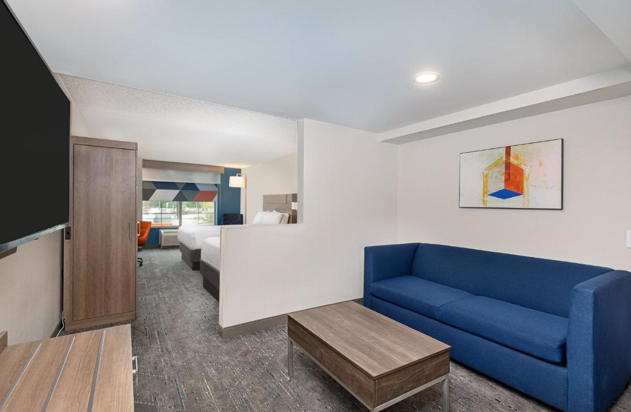 Holiday Inn Express & Suites Columbus At Northlake By Ihg Екстериор снимка