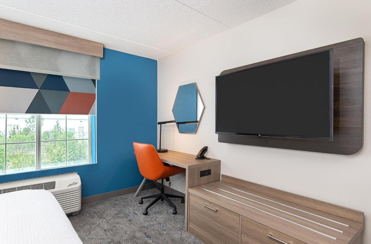 Holiday Inn Express & Suites Columbus At Northlake By Ihg Екстериор снимка