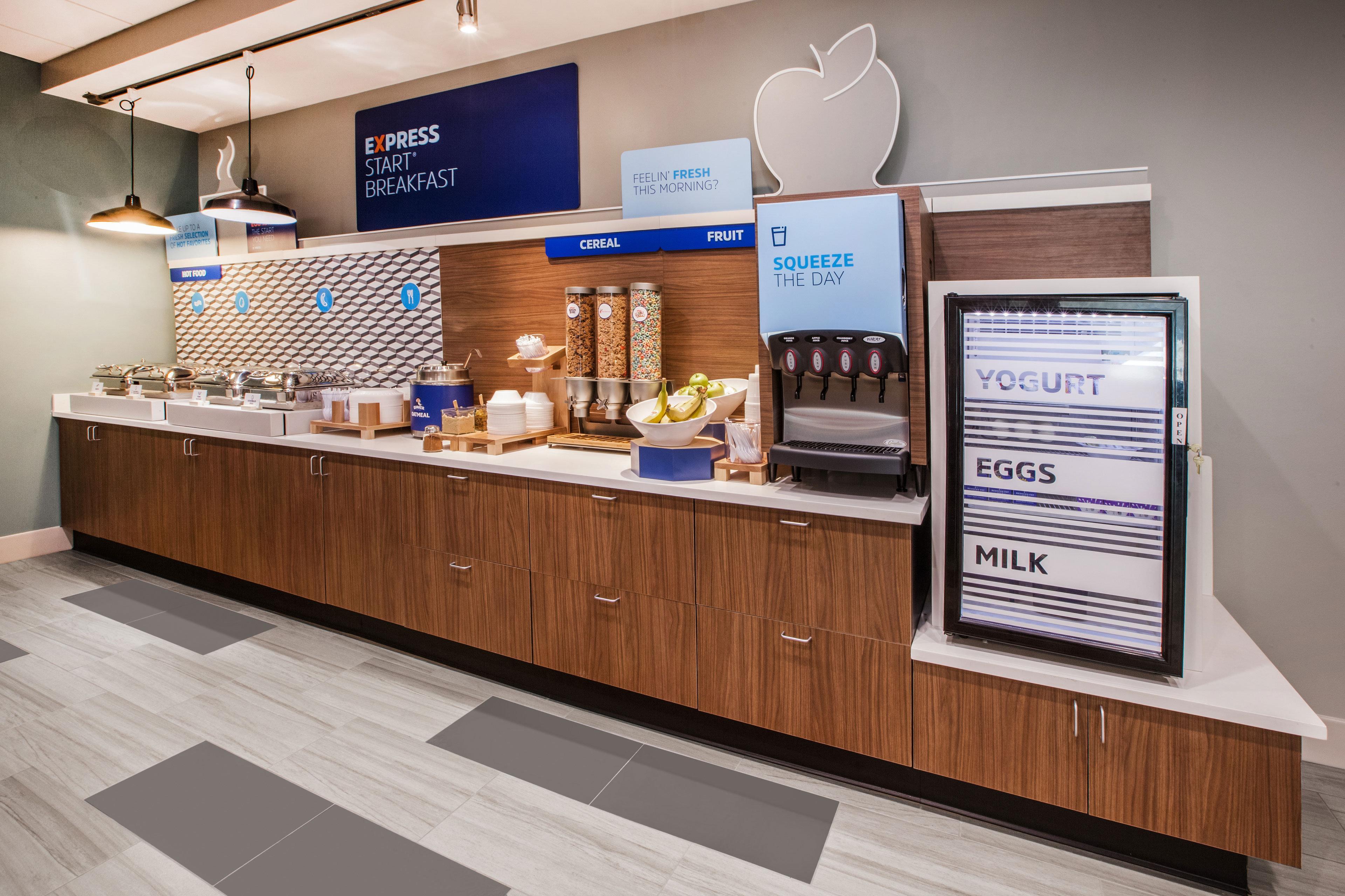 Holiday Inn Express & Suites Columbus At Northlake By Ihg Екстериор снимка